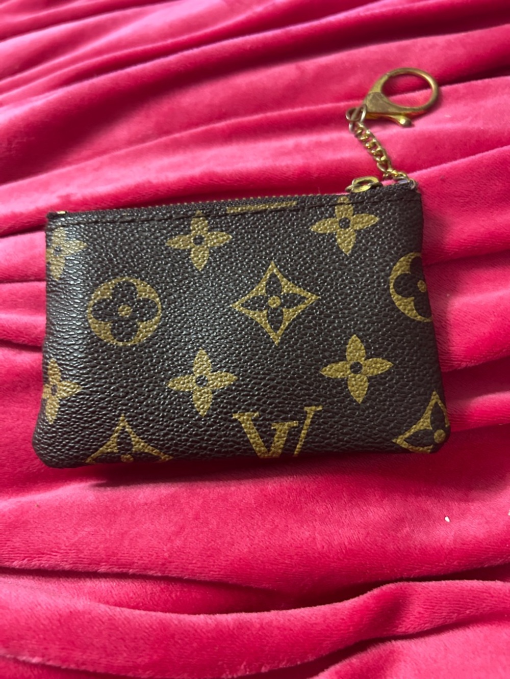 Louis Vuitton Monogram Canvas Key Coin Pouch in Brown. check description.
